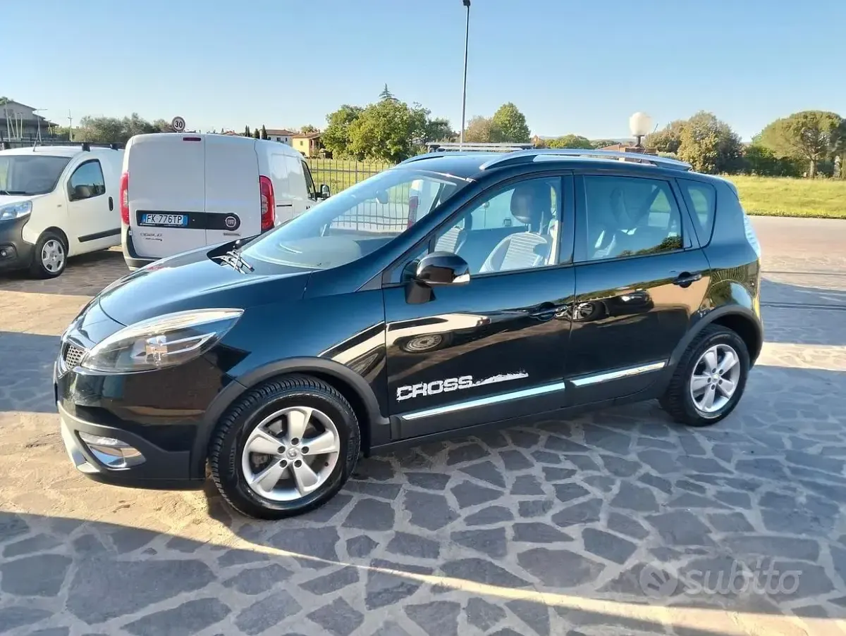 Usata Renault Scenic E-Tech XMOD 110 CV (80 kW) 2014 Nero Monovolume