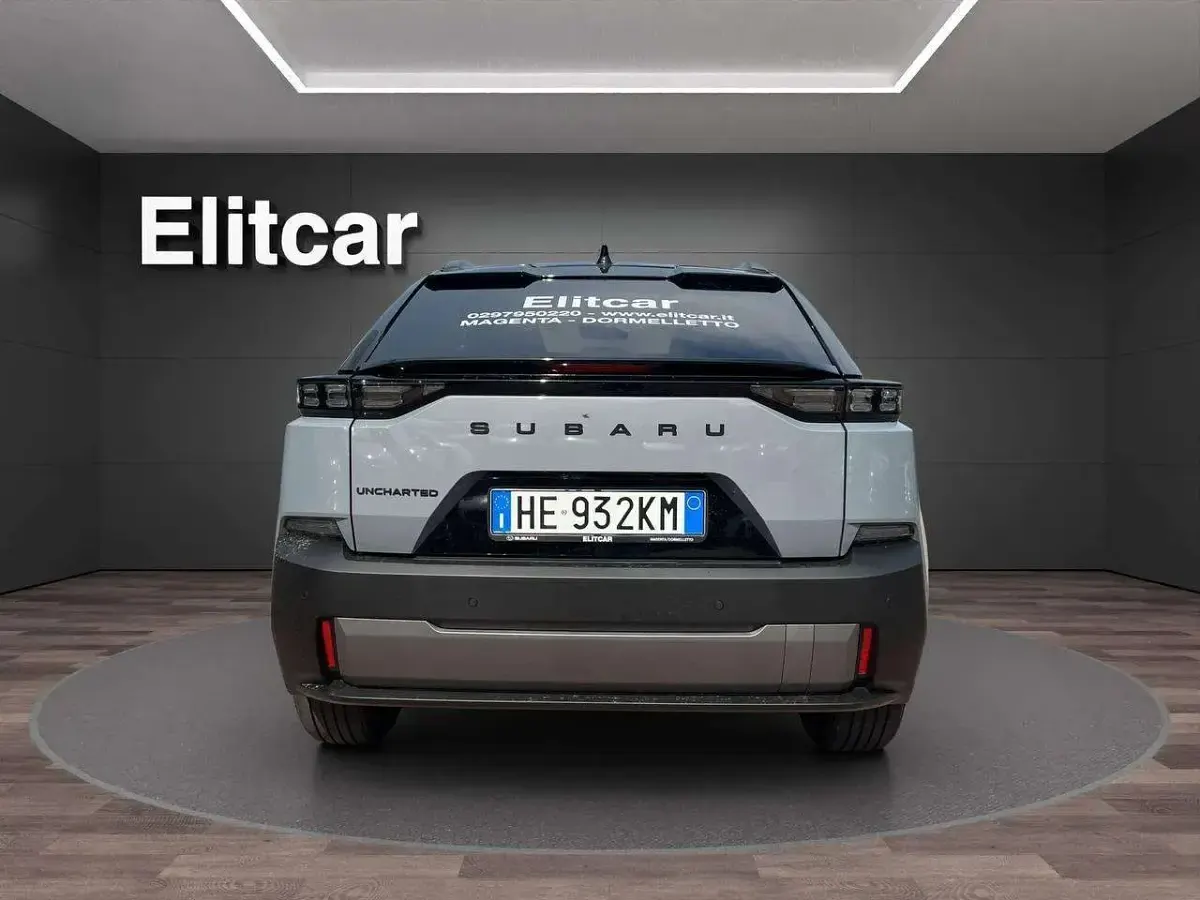 Nuova Subaru Uncharted 164 kW (224 CV) 2026 Cement gray / attitude black SUV