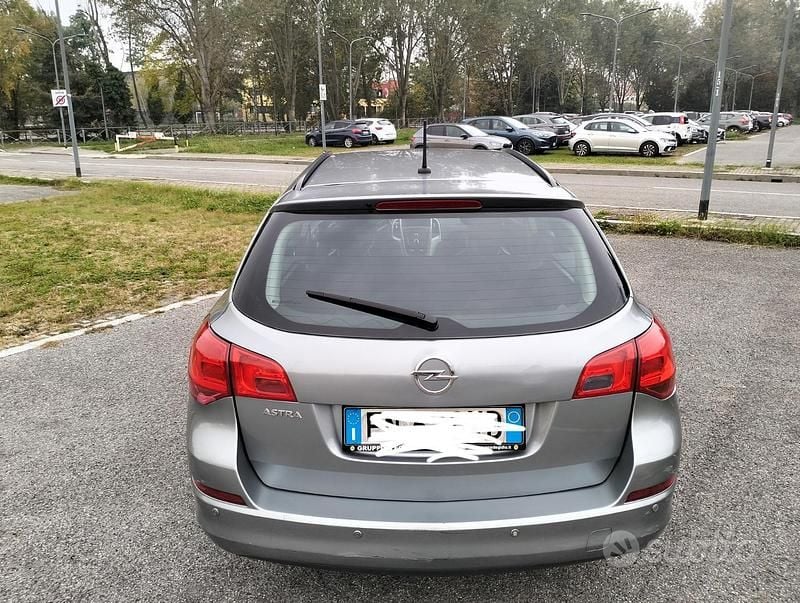 Usata Opel Astra 2010 Grigio Station wagon