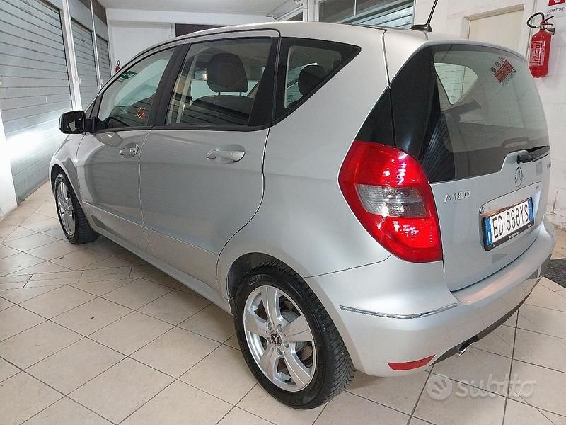Usata Mercedes A180 Premium 109 CV (80 kW) 2010 Berlina
