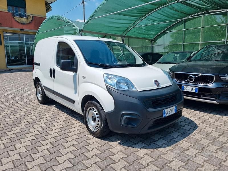 Bianco Usata 2020 Fiat Fiorino Monovolume | 7800 € (Ottimo prezzo) - Immagine 1/4