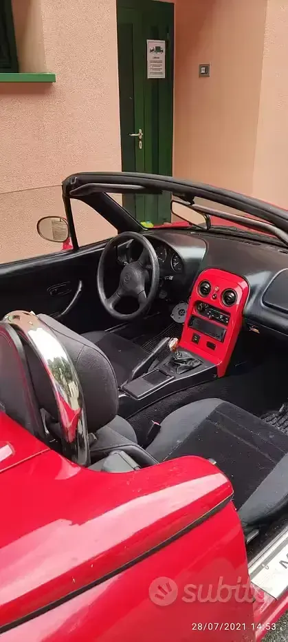 Usata Mazda MX5 90 CV (66 kW) 1995 Rosso Cabrio