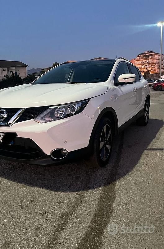 Bianco Usata 2016 Nissan Qashqai SUV | 12.200 € (Buon prezzo) - Immagine 1/4