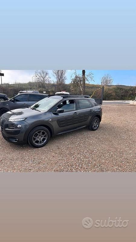 Usata Citroën C4 Cactus Shine 99 CV (72 kW) 2016 Grigio Utilitaria