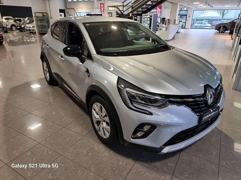 Usata Renault Captur Intens 101 CV (74 kW) 2021 Argento SUV