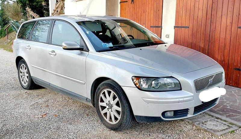 Usata Volvo V50 Momentum 109 CV (80 kW) 2006 Grigio Station wagon