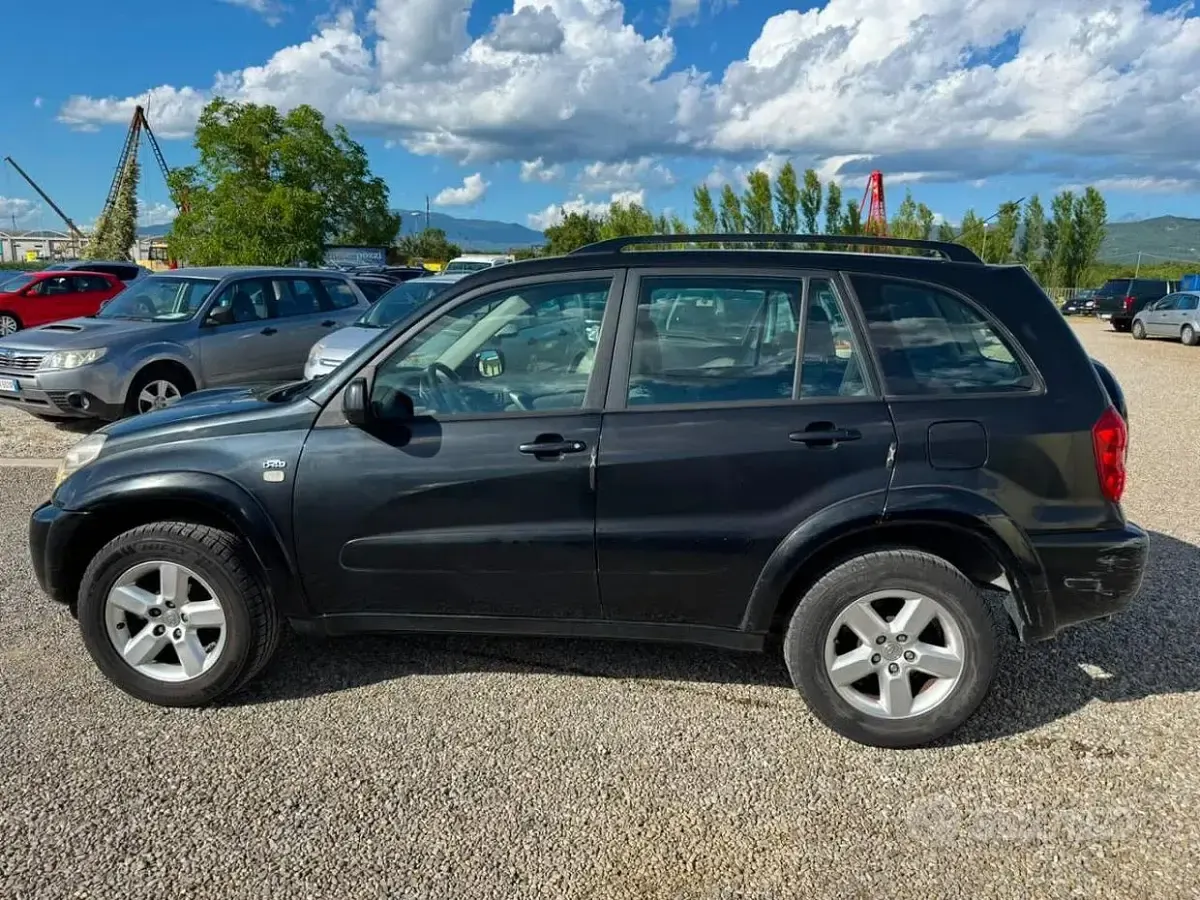 Usata Toyota RAV4 Sol 116 CV (85 kW) 2006 Nero SUV