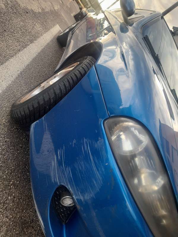 Blu/azzurro Usata 2006 Alfa Romeo 147 Progression Due volumi | 500 € (Super prezzo) - Immagine 1/4