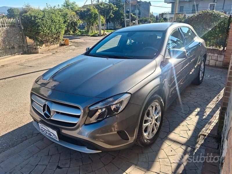 Usata Mercedes GLA180 Executive 109 CV (80 kW) 2015 Grigio SUV