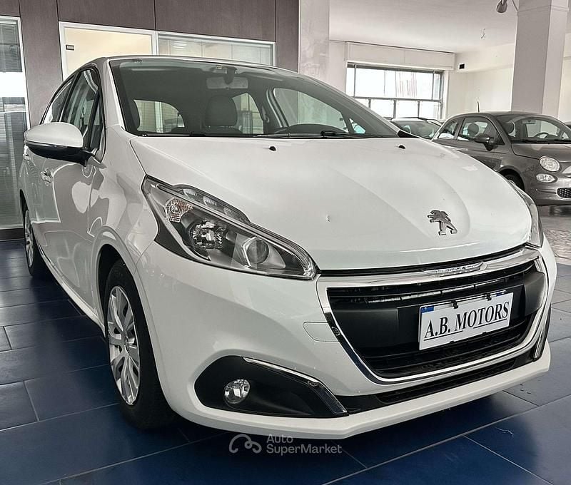 Usata Peugeot 208 102 CV (75 kW) 2019 Bianco Utilitaria