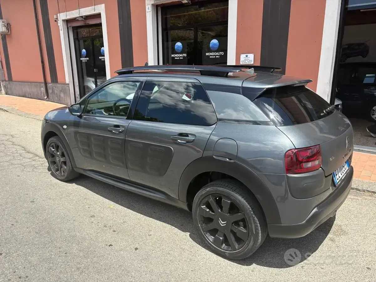Usata Citroën C4 Shine 99 CV (72 kW) 2015 Grigio SUV