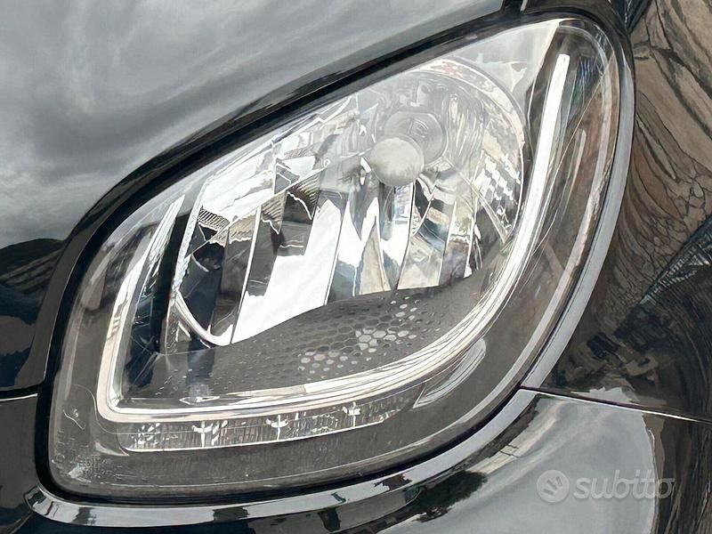 Usata Smart ForFour Passion 71 CV (52 kW) 2015 Nero Utilitaria