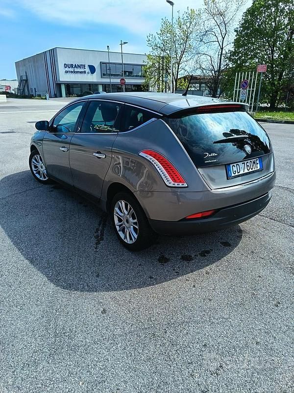 Usata Lancia Delta 119 CV (87 kW) 2008 Grigio Utilitaria