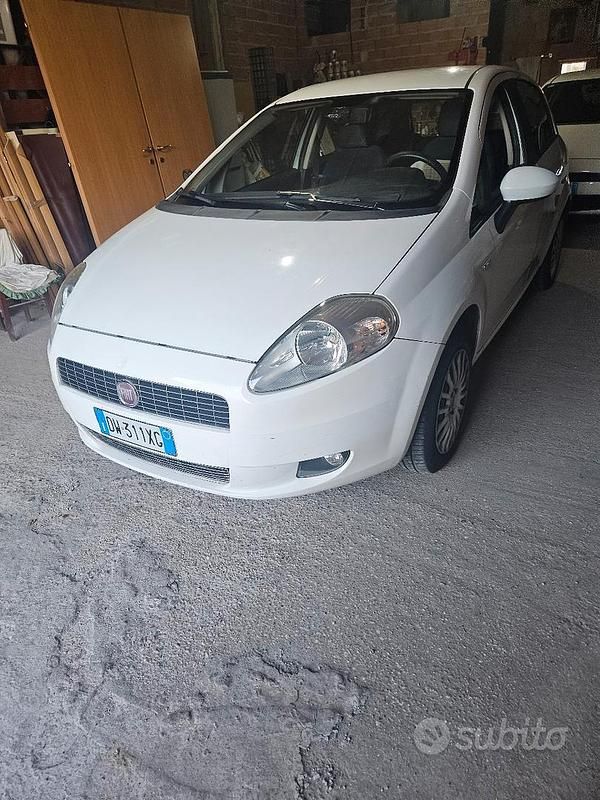 Usata Fiat Grande Punto 65 CV (47 kW) 2009 Bianco Utilitaria
