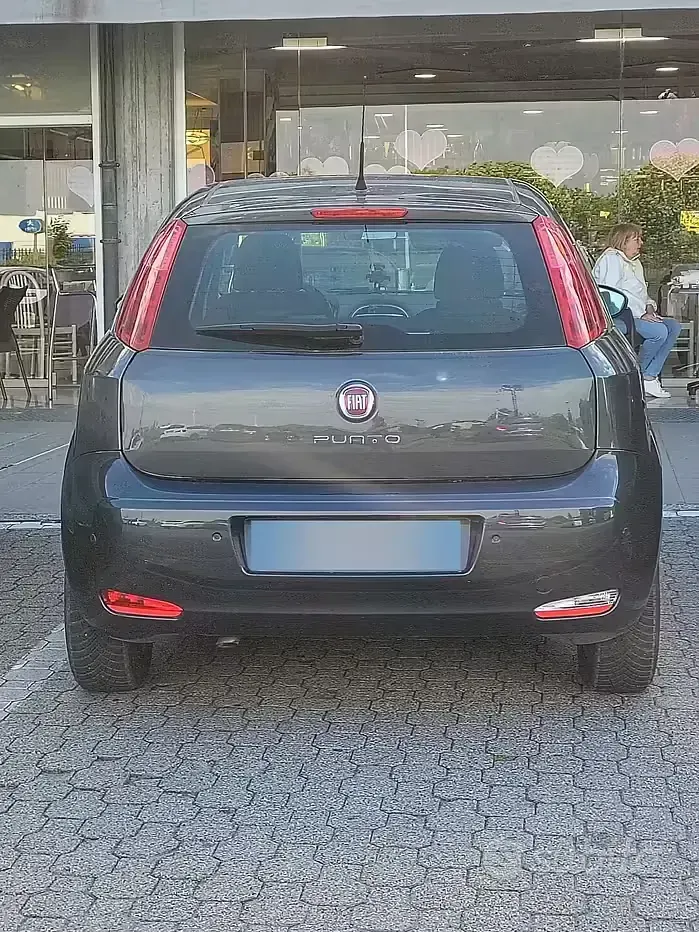 Usata Fiat Punto 95 CV (69 kW) 2016 Grigio Utilitaria