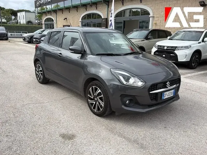 Usata Suzuki Swift 83 CV (61 kW) 2023 Grigio Utilitaria