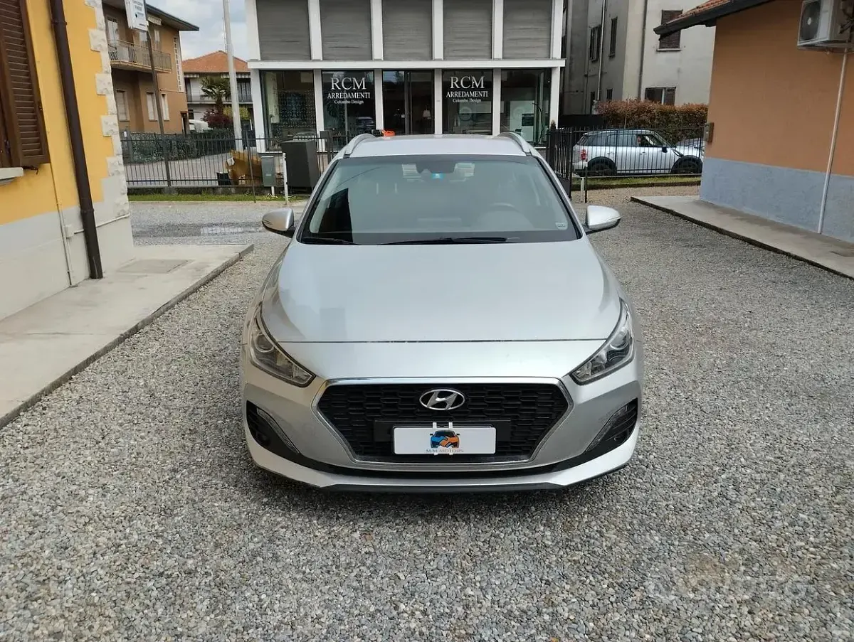 Usata Hyundai i30 116 CV (85 kW) 2019 Grigio Station wagon
