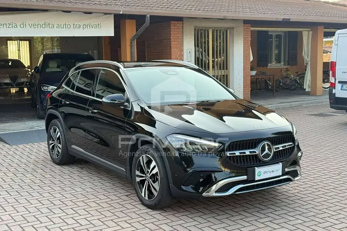 Usata Mercedes GLA180 Advanced 116 CV (85 kW) 2024 Nero SUV