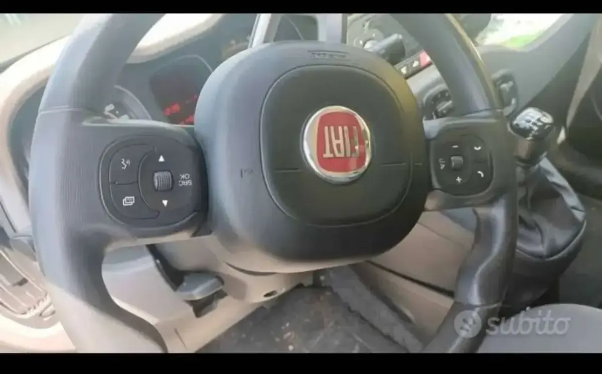 Usata Fiat Panda Lounge 86 CV (63 kW) 2017 Blu/azzurro Utilitaria