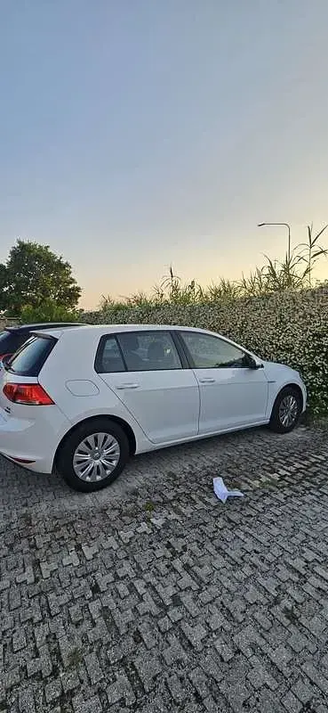 Usata VW Golf VII Trendline 110 CV (80 kW) 2015 Berlina
