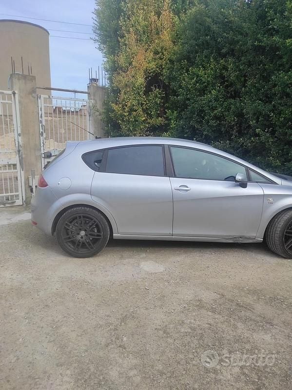 Usata 2006 Seat Leon FR | 4500 € (Buon prezzo) - Immagine 1/4