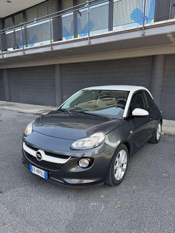 Usata Opel Adam 90 CV (66 kW) 2016 Utilitaria