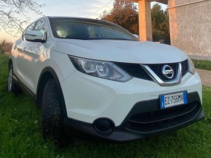 Usata Nissan Qashqai Tekna 110 CV (80 kW) 2015 Bianco SUV