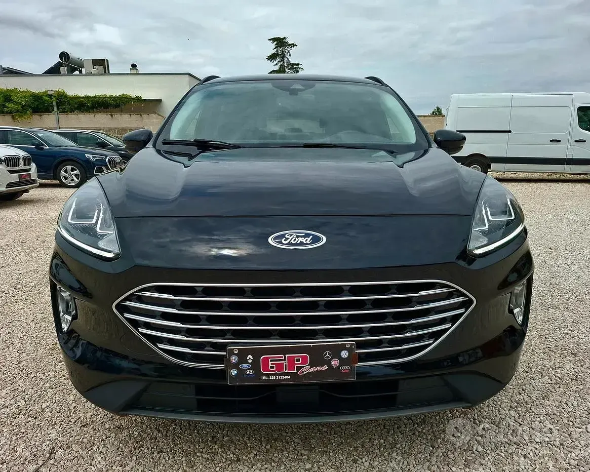 Usata Ford Kuga Titanium 120 CV (88 kW) 2022 Nero SUV