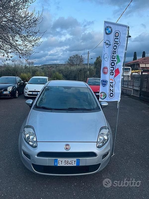 Usata Fiat Punto Street 75 CV (55 kW) 2015 Grigio Berlina
