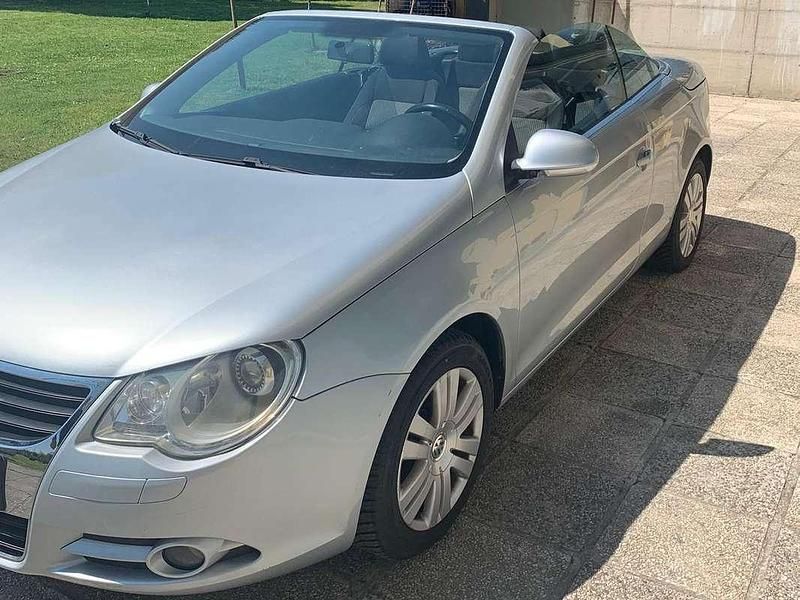 Usata VW Eos 140 CV (102 kW) 2006 Argento Cabrio