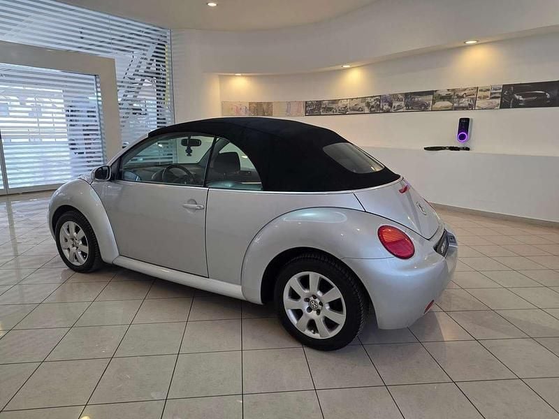 Usata VW New Beetle 75 CV (55 kW) 2004 Argento Utilitaria