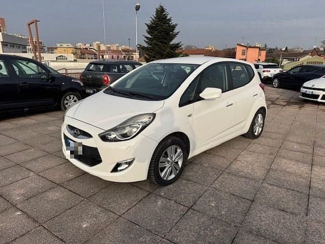 Usata Hyundai ix20 Comfort 89 CV (65 kW) 2014 Bianco Utilitaria