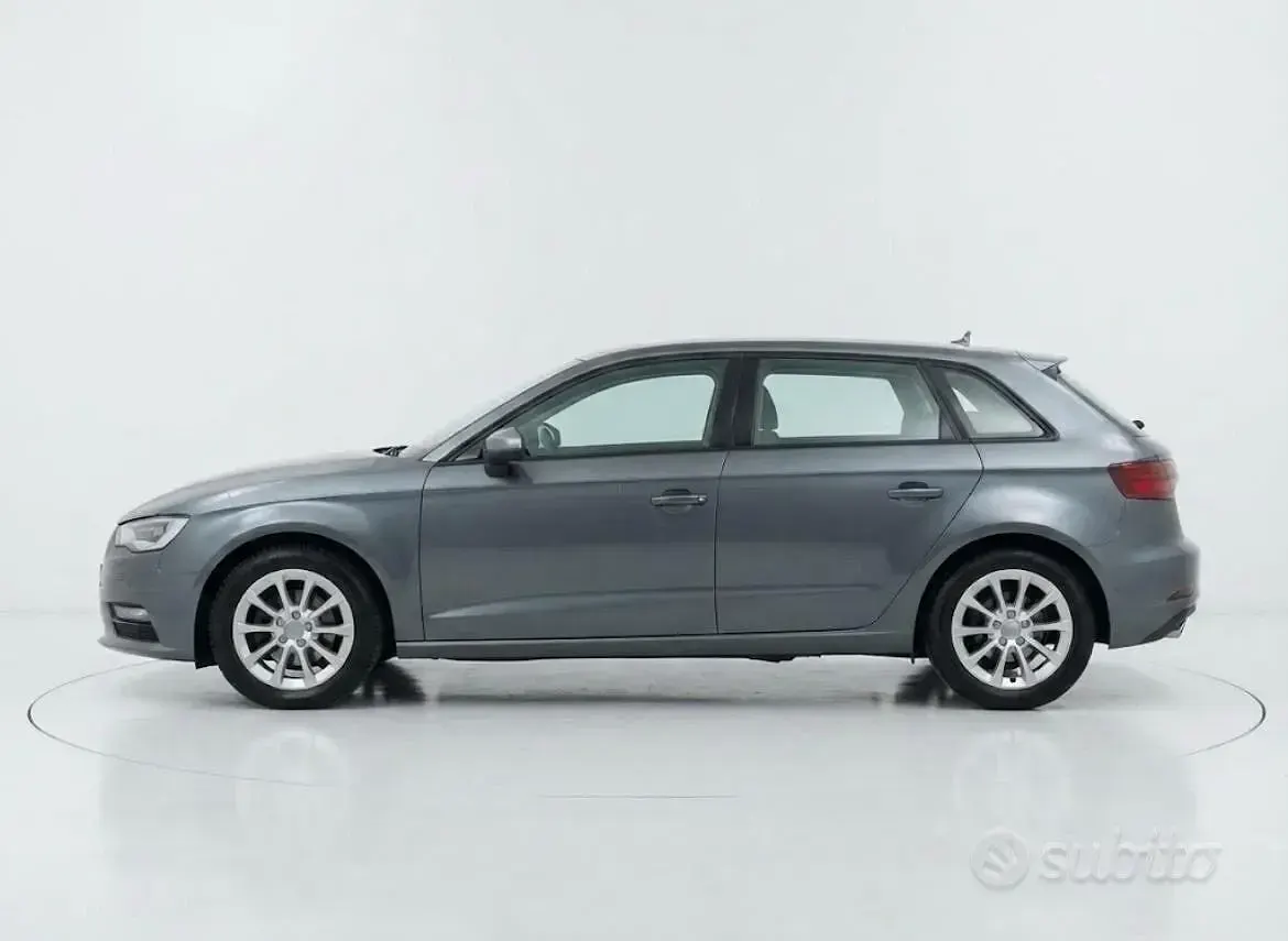 Usata Audi A3 Ambiente 105 CV (77 kW) 2013 Grigio Berlina