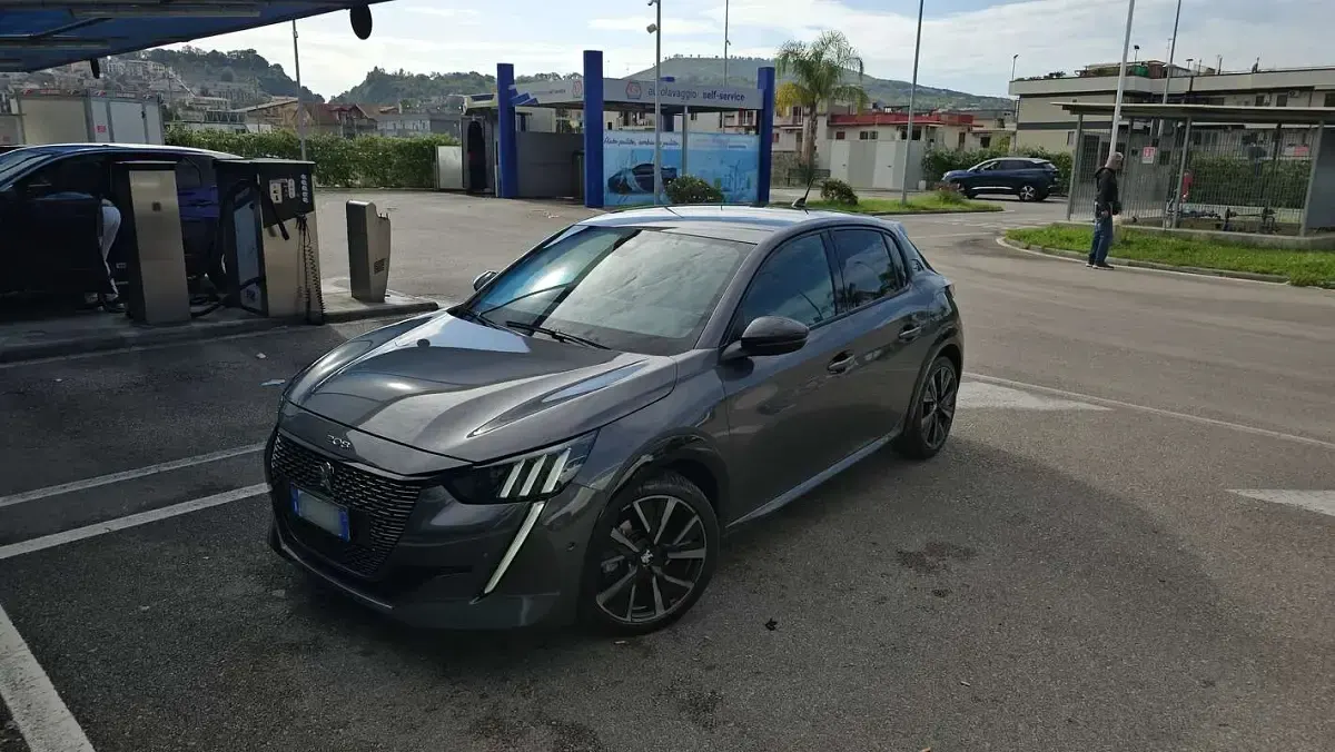 Usata Peugeot 208 GTi 101 CV (74 kW) 2023 Grigio Utilitaria