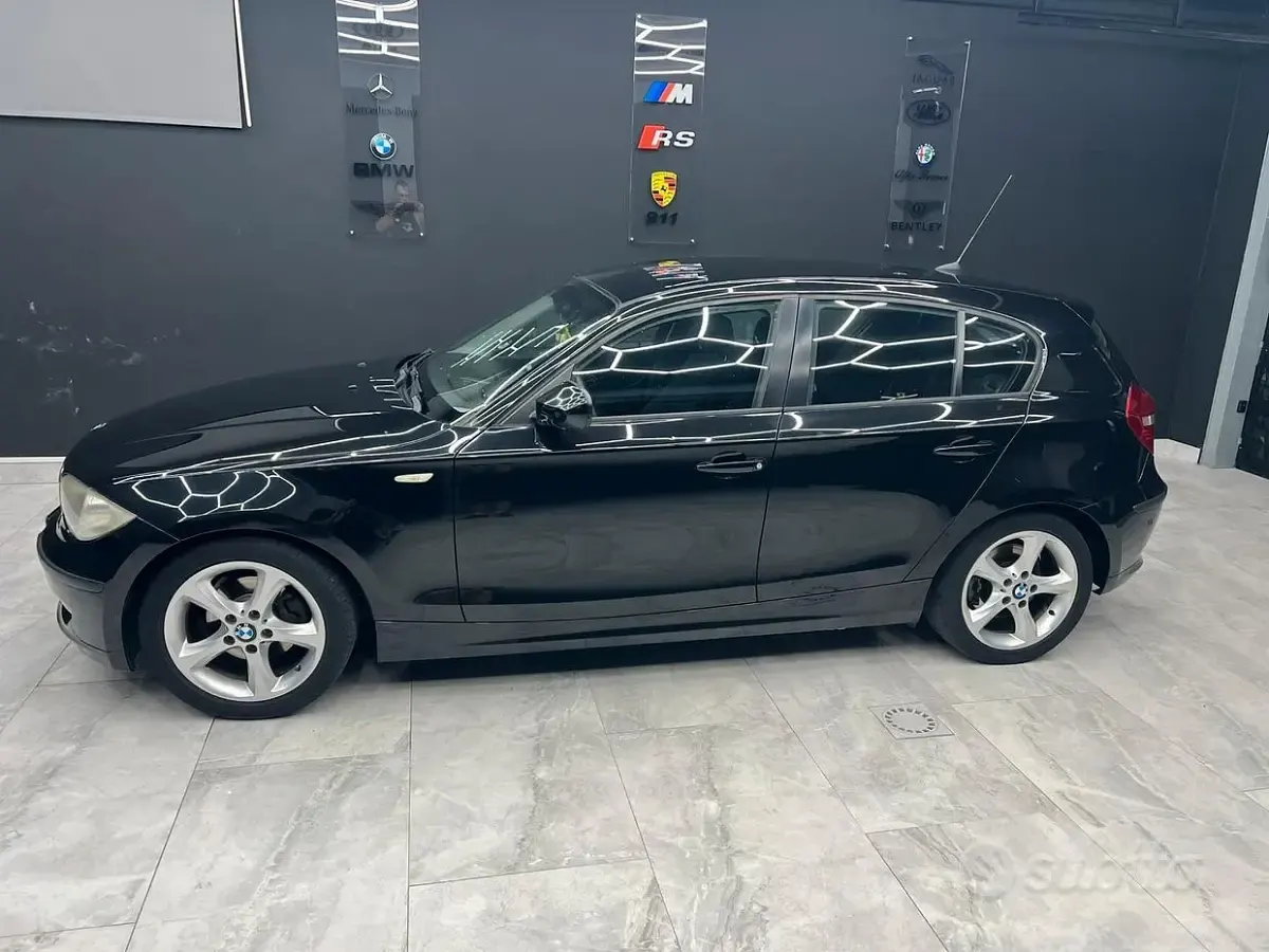 Usata BMW 118 Efficient Dynamics 143 CV (105 kW) 2012 Nero Utilitaria
