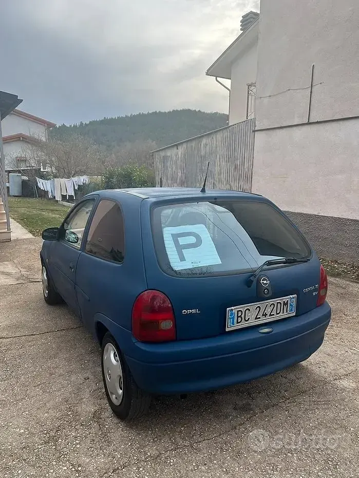 Occasion Opel Corsa 54 ch (39 kW) 1999 Bleue Berline