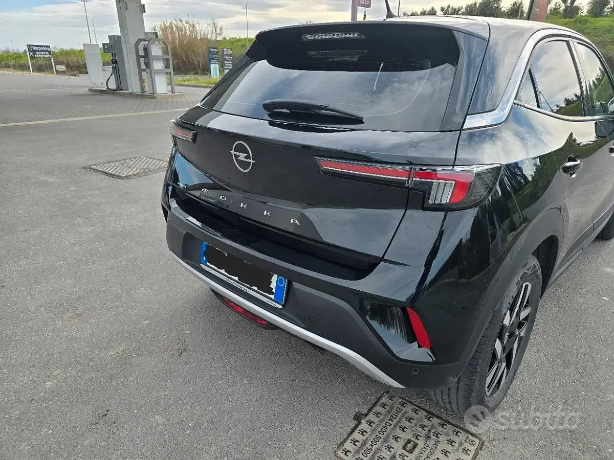 Usata Opel Mokka 101 CV (74 kW) 2022 Nero SUV