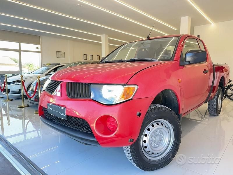 Usata Mitsubishi L200 Inform 136 CV (100 kW) 2007 Rosso Pick-up