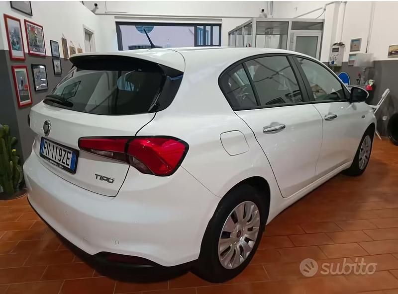 Usata Fiat Tipo Easy 120 CV (88 kW) 2018 Bianco Berlina