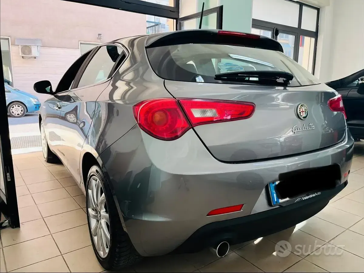 Usata Alfa Romeo Giulietta 105 CV (77 kW) 2015 Grigio Utilitaria