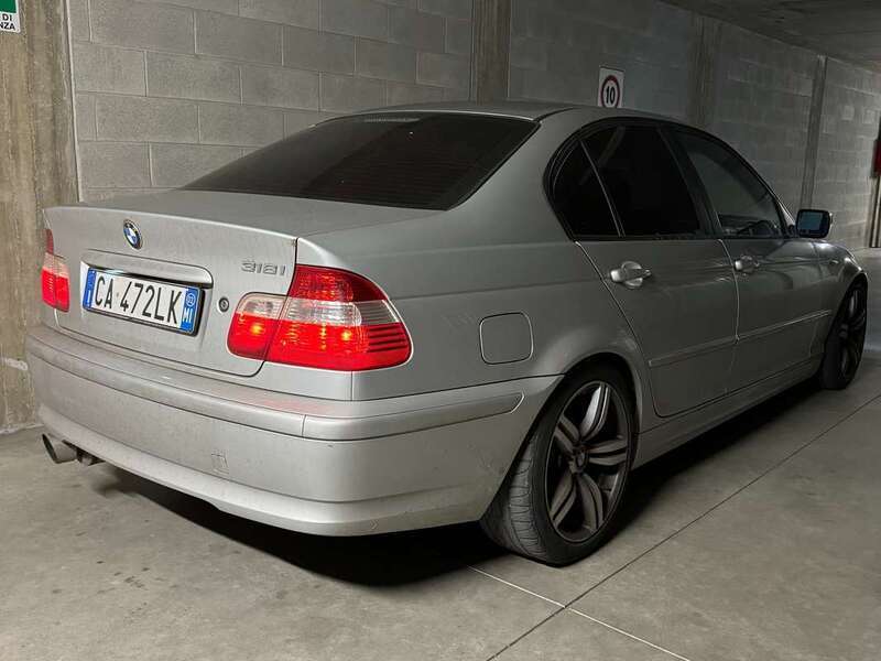 Usato 2002 BMW 318 2.0 Benzin 143 CV (5.200 €)