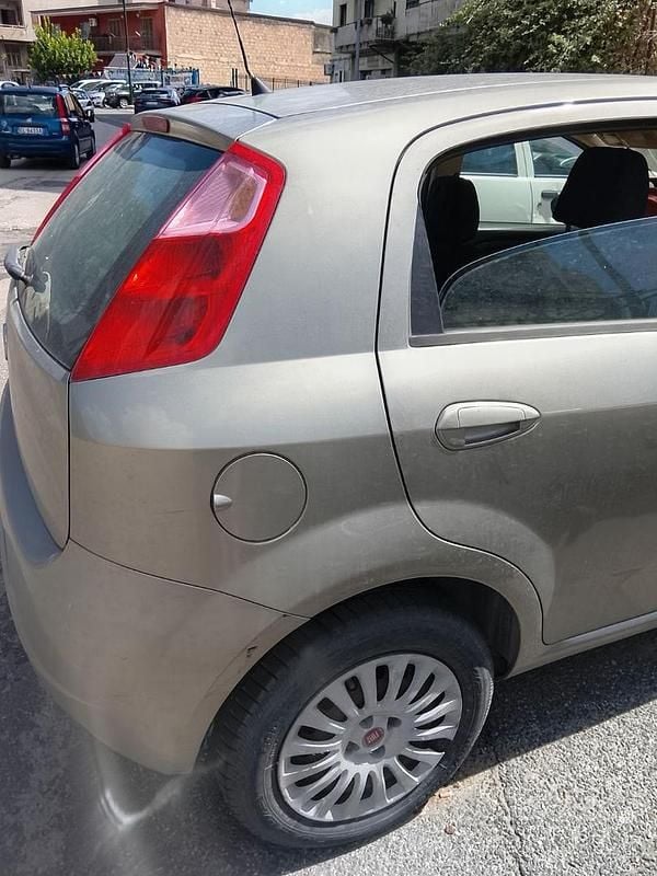 Usata Fiat Punto 80 CV (58 kW) 2009 Utilitaria