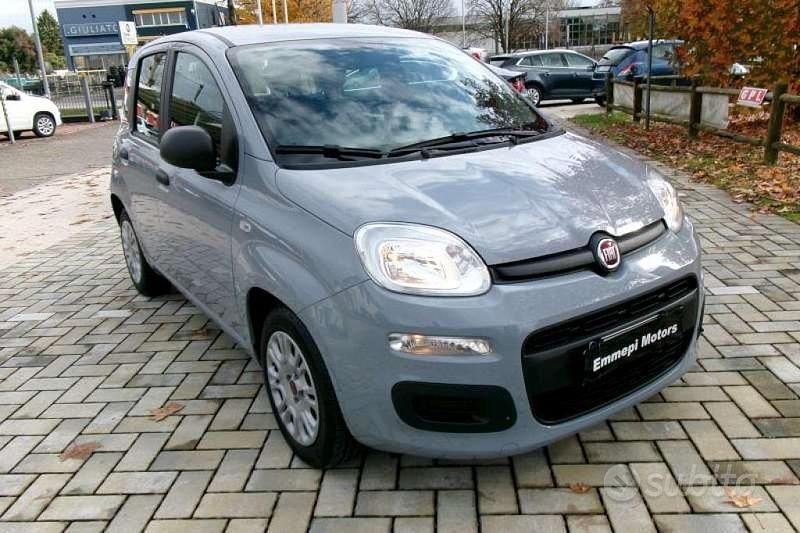 Begagnad Fiat Panda S 69 HK (50 kW) 2021 Grå Sedan