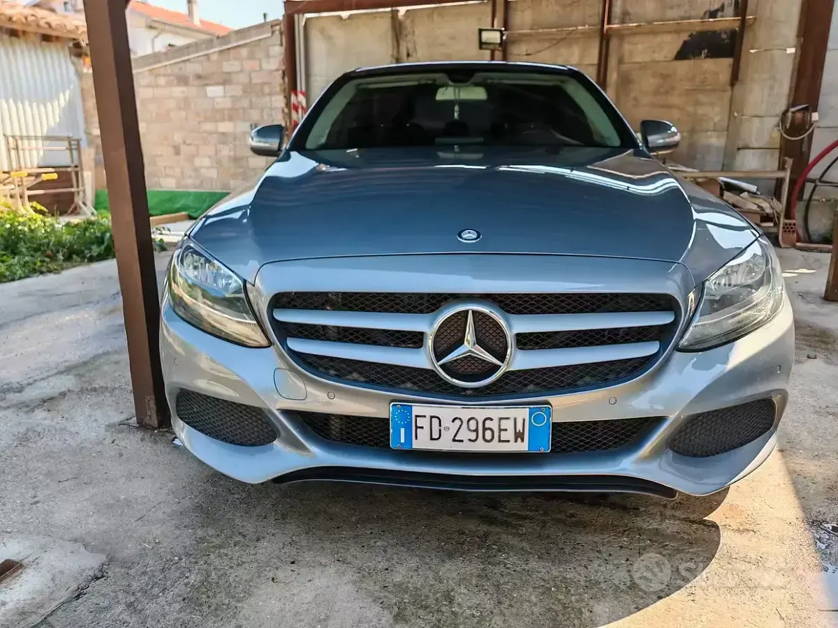 Usata Mercedes 220 170 CV (125 kW) 2016 Grigio Berlina