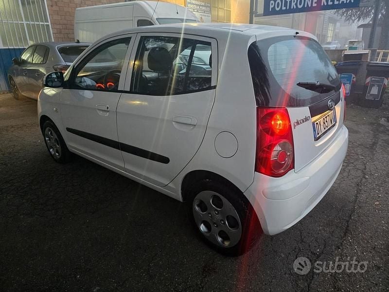 Usata Kia Picanto 60 CV (44 kW) 2009 Bianco Utilitaria