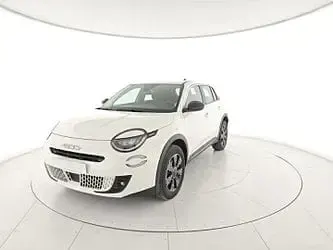 Usata Fiat 600 Pop 145 CV (106 kW) 2025 Verde SUV