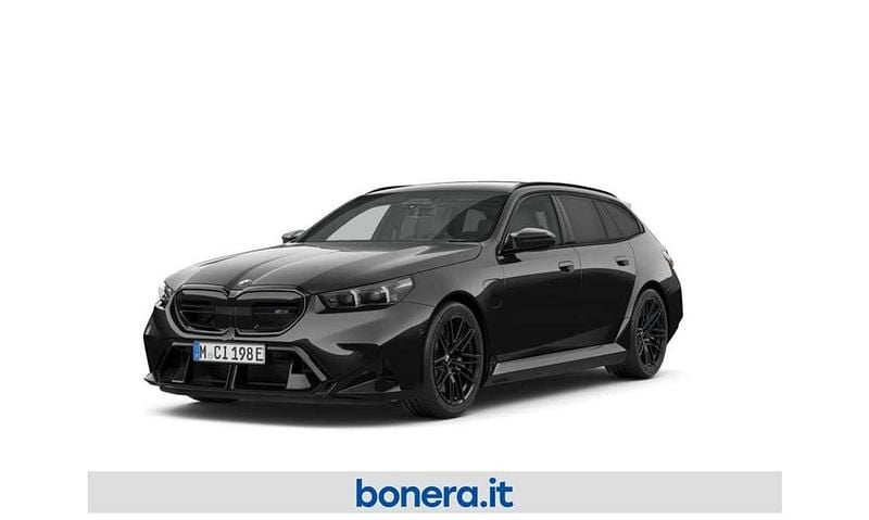 Nuova BMW M5 727 CV (534 kW) 2026 Black sapphire metallizzato Station wagon