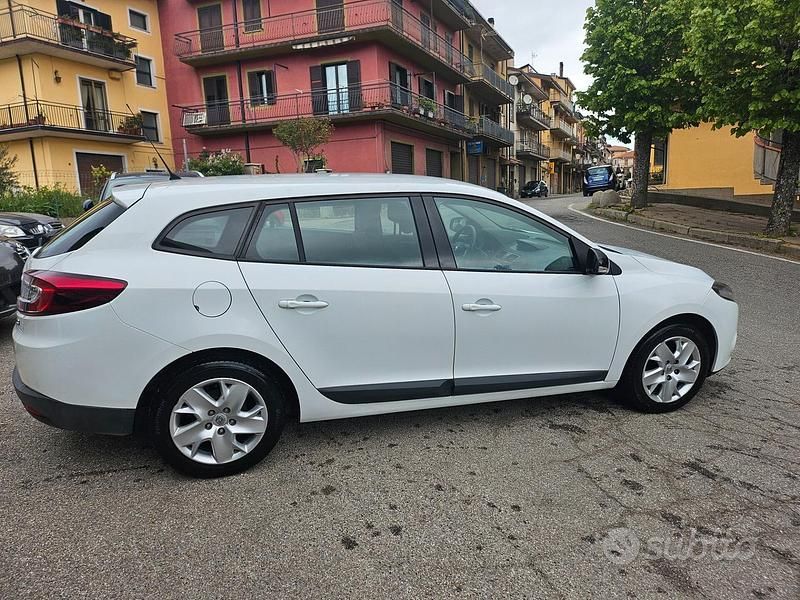 Usata Renault Mégane 90 CV (66 kW) 2012 Bianco Berlina