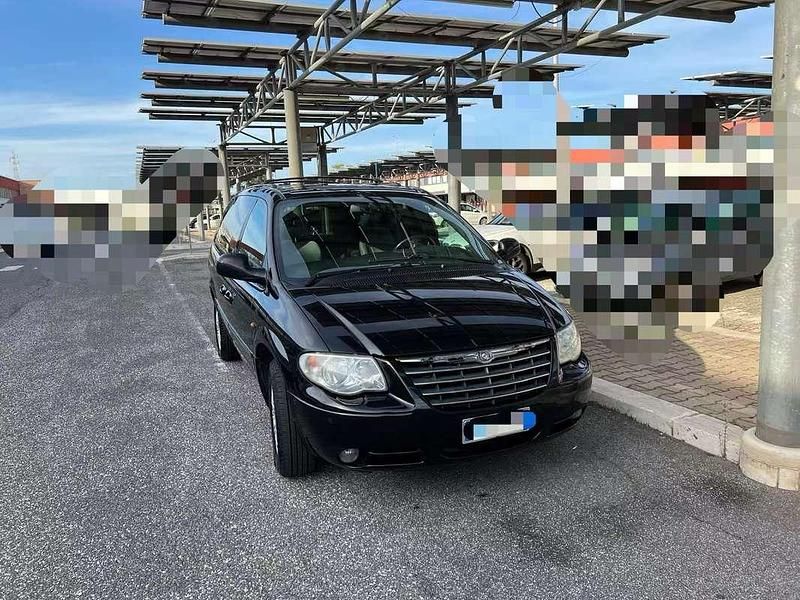 Usata Chrysler Grand Voyager Limited 150 CV (110 kW) 2007 Nero Monovolume