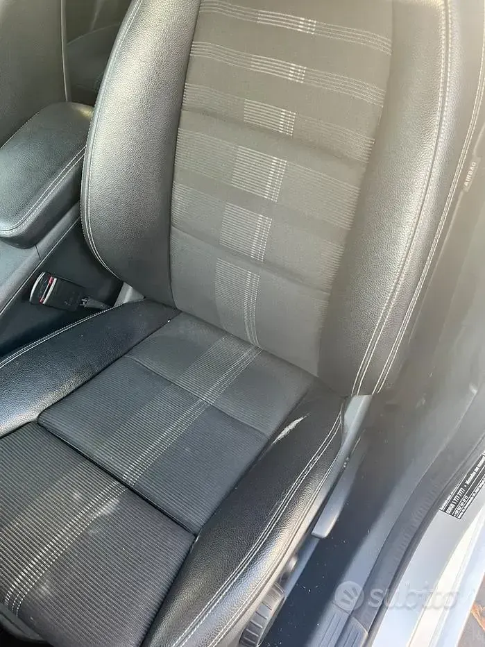 Gebraucht Mercedes A180 109 PS (80 kW) 2017 Grau Limousine